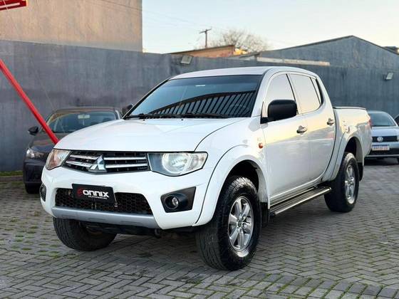 MITSUBISHI L200 TRITON 2.4 HLS 4X2 CD 16V FLEX 4P MANUAL MITSUBISHI L200 TRITON 2.4 HLS 4X2 CD 16V FLEX 4P MANUAL